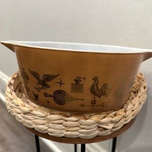 Vintage Pyrex Early American 2 1/2 Quart Casserole